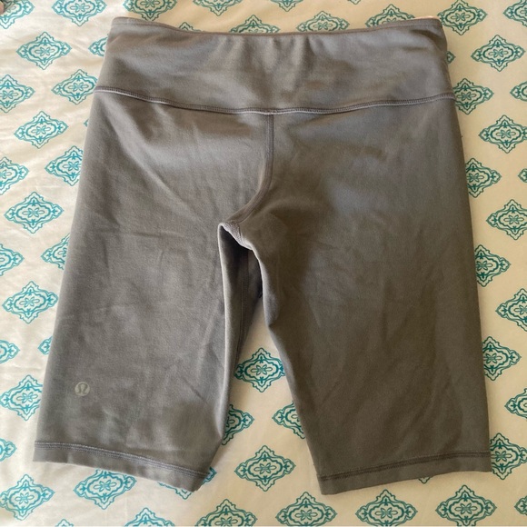 Lululemon Reversible Spandex Shorts Tall - Picture 6 of 11
